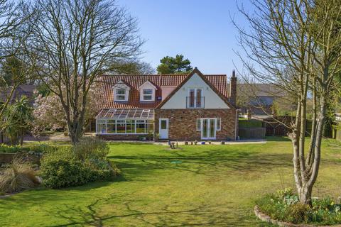 4 bedroom detached house for sale, Wragholme Road, Grainthorpe