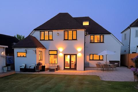 undefined, Purley CR8