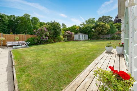 undefined, Purley CR8