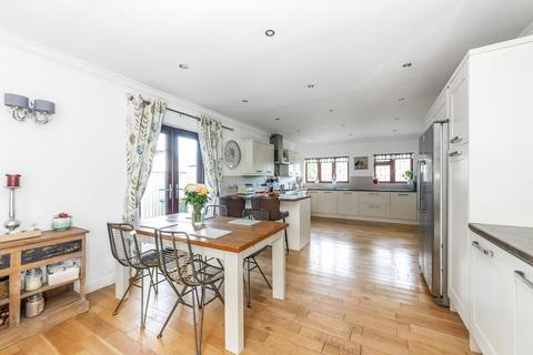 undefined, Purley CR8