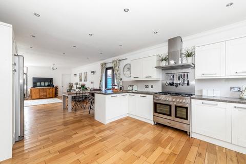 undefined, Purley CR8
