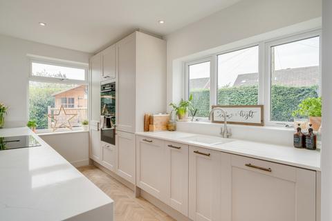 3 bedroom semi-detached house for sale, Lincoln Grove, Liversedge