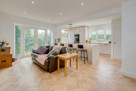 3 bedroom semi-detached house for sale, Lincoln Grove, Liversedge
