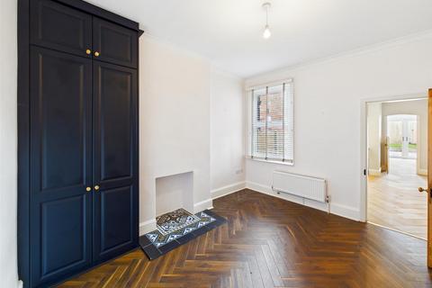 3 bedroom terraced house to rent, King Street, Shrewsbury