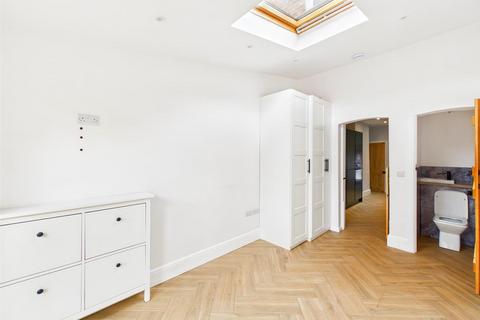 3 bedroom terraced house to rent, King Street, Shrewsbury