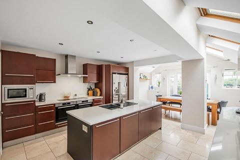 30 Vanderbilt Road, London, SW18 3BQ