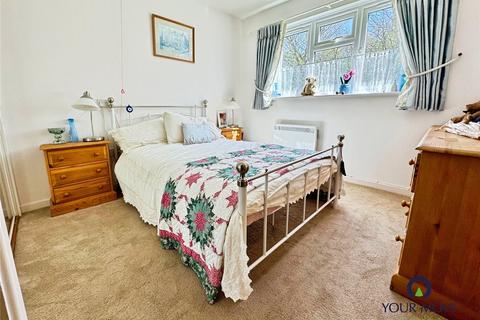 1 bedroom flat for sale, Church Court Grove, Kent CT10