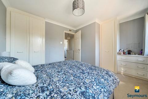 30 Devoil Close, Guildford, GU4 7FG