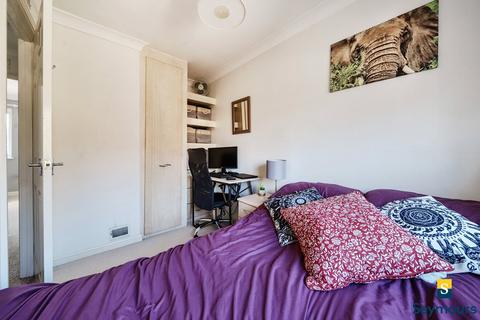 30 Devoil Close, Guildford, GU4 7FG