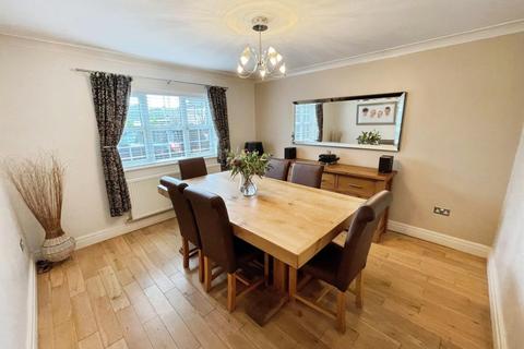 17 Castle Drive, Whitby, Ellesmere Port, CH65 6SJ