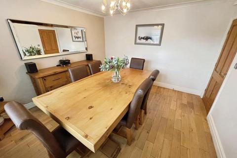 17 Castle Drive, Whitby, Ellesmere Port, CH65 6SJ