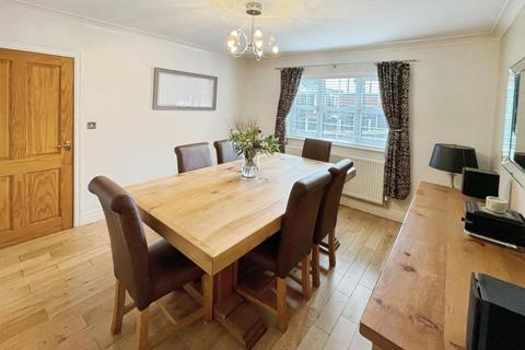 17 Castle Drive, Whitby, Ellesmere Port, CH65 6SJ