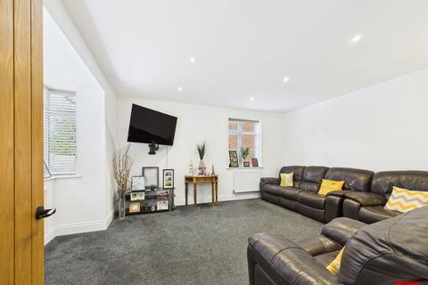 4 bedroom detached house for sale, Stroud Road, Gloucester GL4