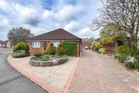 3 bedroom detached bungalow for sale, CAMARGUE AVENUE, WALTHAM