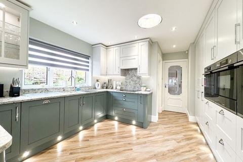 4 Camargue Avenue, Waltham, Grimsby, DN37 0PA