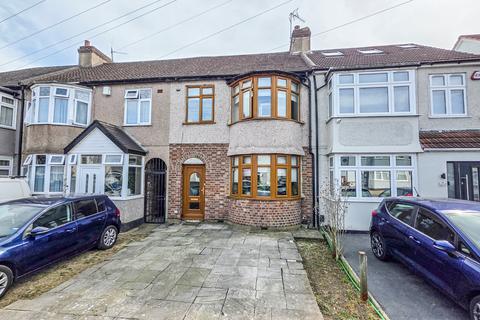 3 bedroom terraced house for sale, Bridport Avenue, Romford, RM7