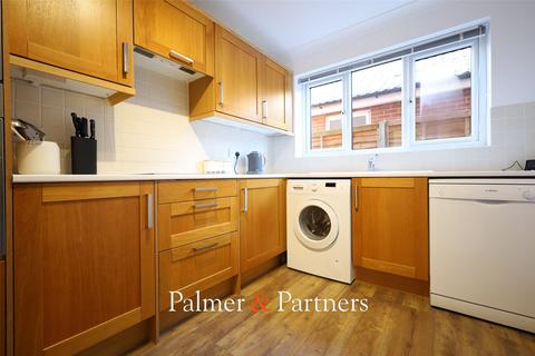 2 bedroom apartment for sale, Dulwich Road, Holland-On-sea, Clacton-on-Sea, Essex, CO15