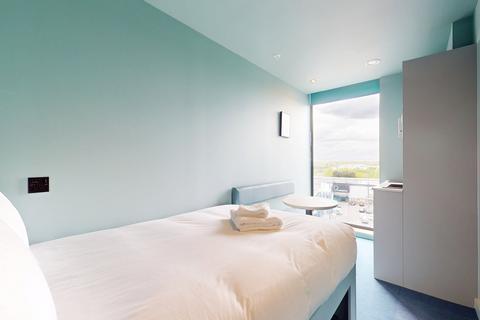 Studio to rent, Uxbridge Road