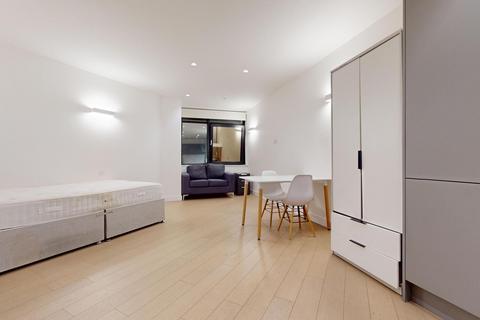 Studio to rent, New Horizons Court