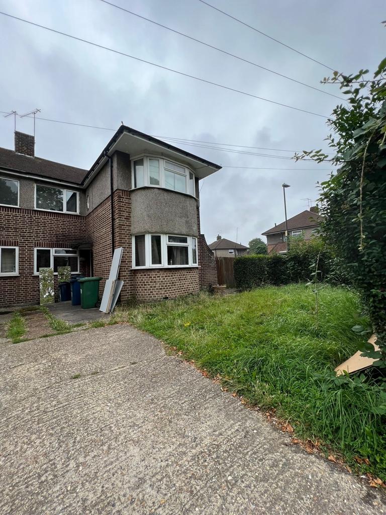 Refurbished Three Bed Ground Floor Flat to Let in
