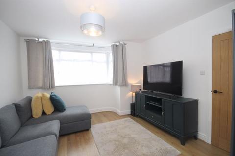 3 bedroom semi-detached house for sale, Daryngton Drive, Greenford