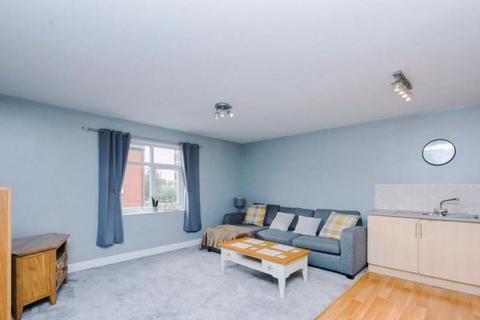 2 bedroom apartment to rent, Pendle Court, Leigh