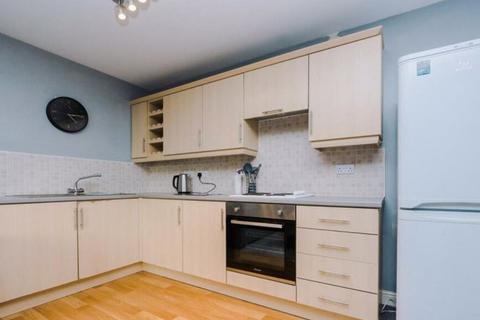 2 bedroom apartment to rent, Pendle Court, Leigh