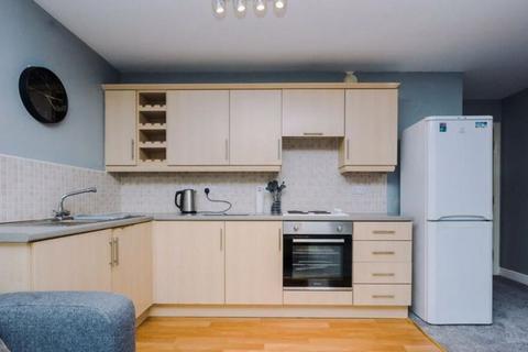 2 bedroom apartment to rent, Pendle Court, Leigh