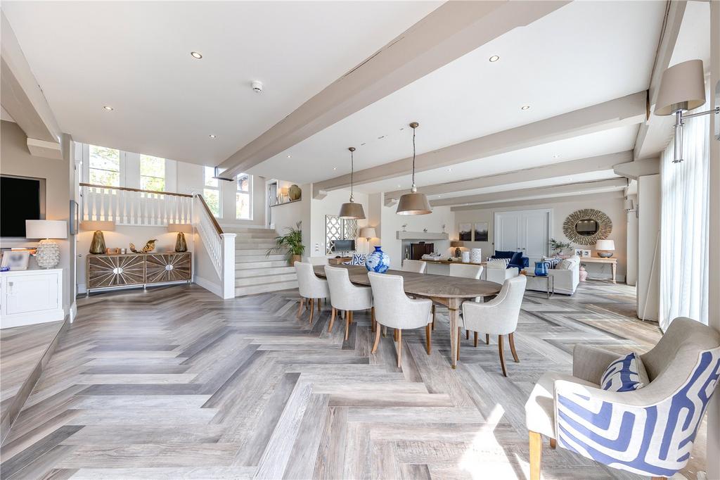 Open Plan Dining