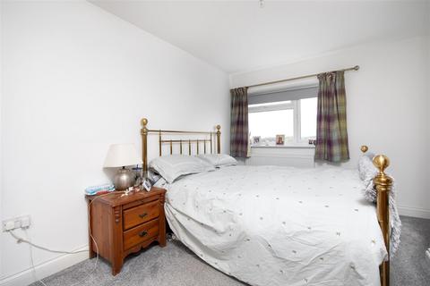 19 Newleaze, Steeple Ashton, Trowbridge, BA14 6EF