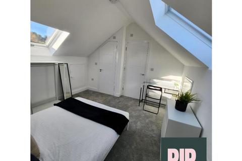 1 bedroom in a flat share to rent, Bath Road, Bristol BS4