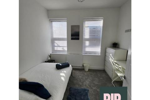 1 bedroom in a flat share to rent, Bath Road, Bristol BS4