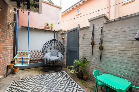 2 bedroom flat for sale, Pooles Wharf, Hotwells