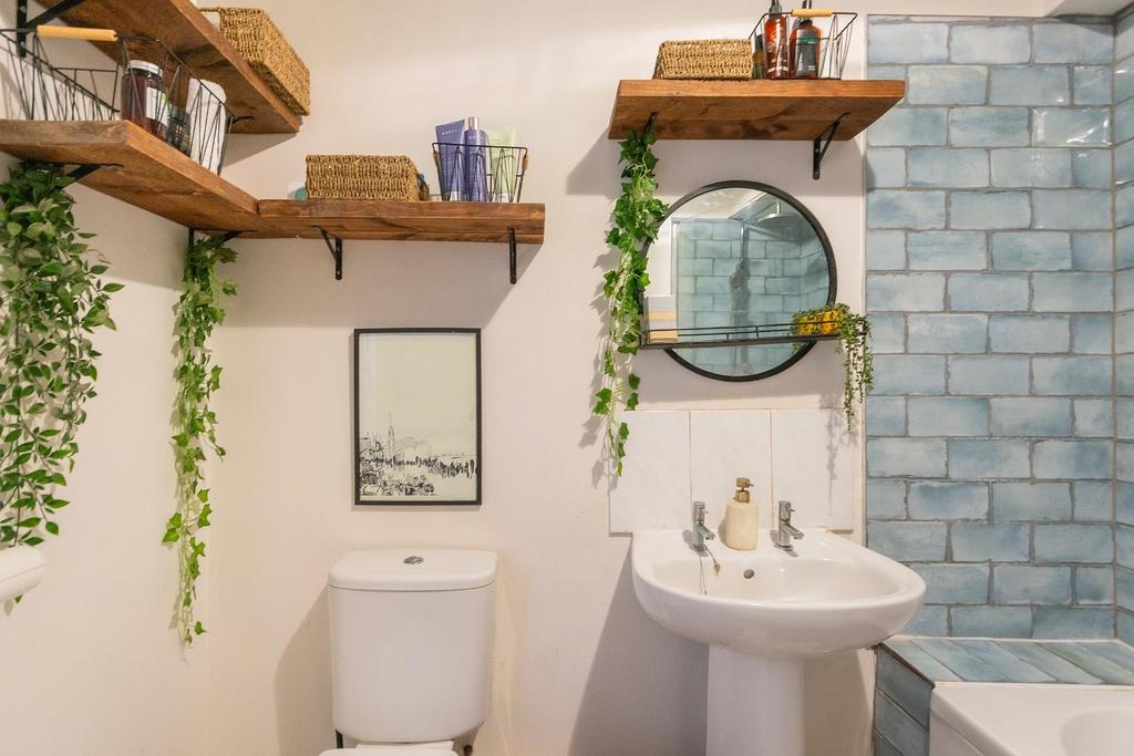 FP1 WHS - Bathroom B.jpg