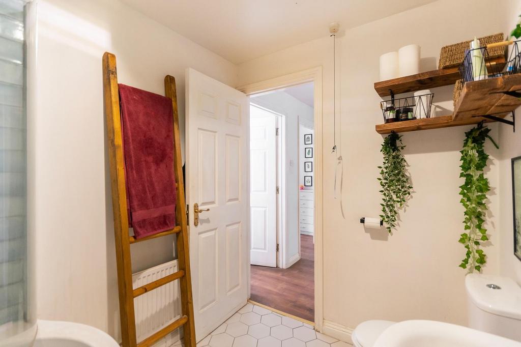 FP1 WHS - Bathroom A.jpg