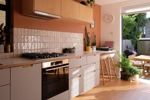 29 Third Avenue, London, E17 9QJ