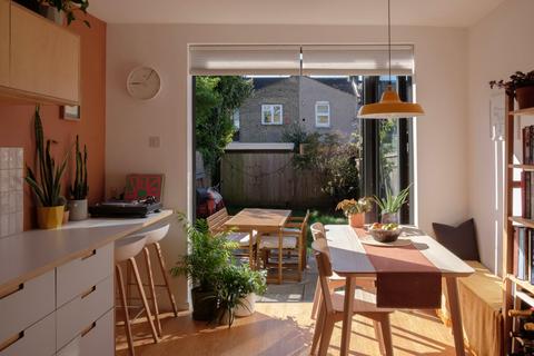 29 Third Avenue, London, E17 9QJ