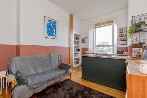 11/5 Ferry Road, Edinburgh, EH6 4AD