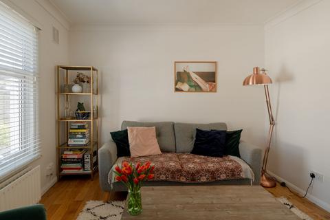 Flat 2, 1 Chichester Road, London, E11 3LH