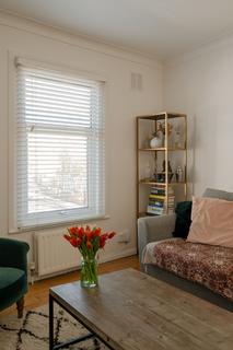 Flat 2, 1 Chichester Road, London, E11 3LH
