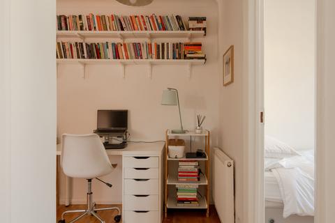 Flat 2, 1 Chichester Road, London, E11 3LH