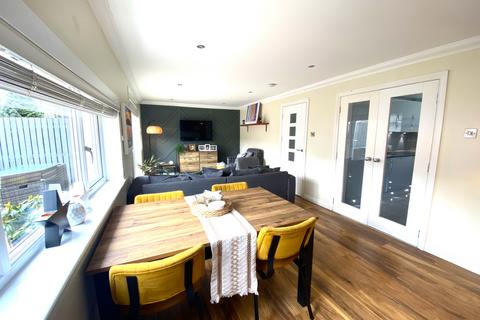 3 bedroom terraced house for sale, Cedar Road, Cumbernauld G67