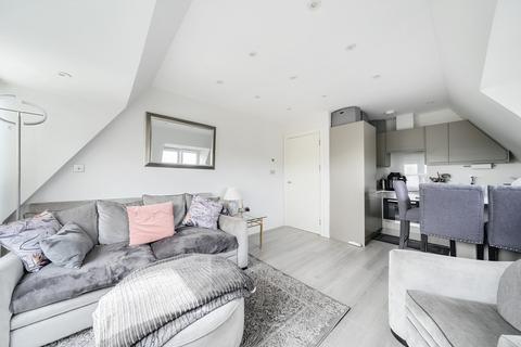 2 bedroom apartment for sale, Roxborough Avenue, Harrow, HA1
