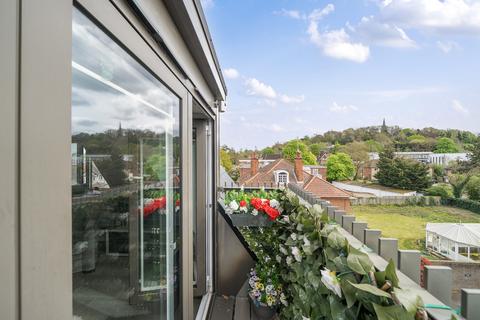 2 bedroom apartment for sale, Roxborough Avenue, Harrow, HA1
