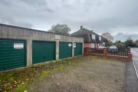 Garage to rent, Edinburgh Road, Isle Of Grain ME3