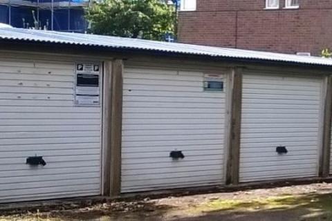 Garage to rent, Gordon Road, Enfield EN2