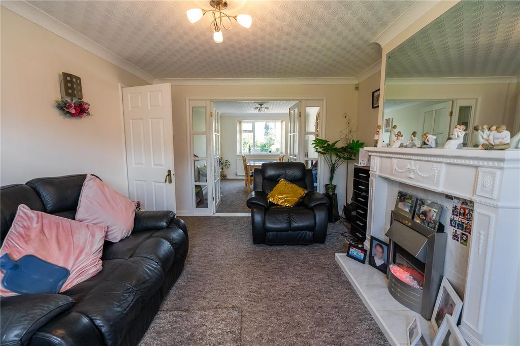 Living Room (2)
