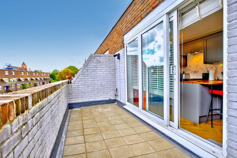 2 bedroom flat for sale, Salisbury Walk, Archway, London N19