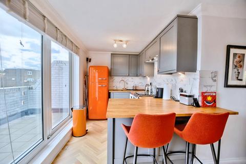 2 bedroom flat for sale, Salisbury Walk, Archway, London N19