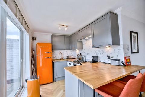 2 bedroom flat for sale, Salisbury Walk, Archway, London N19